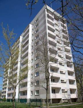 Hausansicht - Geräumige 2-Raumwohnung sucht Nachmieter