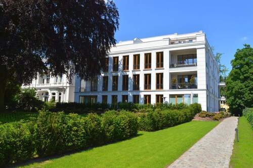 Hausansicht Alsterseite - 5 Zimmer Terrassenwohnung zur Miete in Hamburg