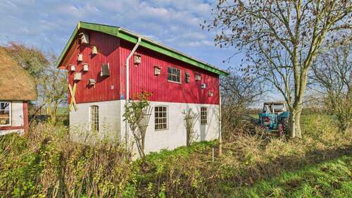 Sehr gepflegtes Nebengebäude - 