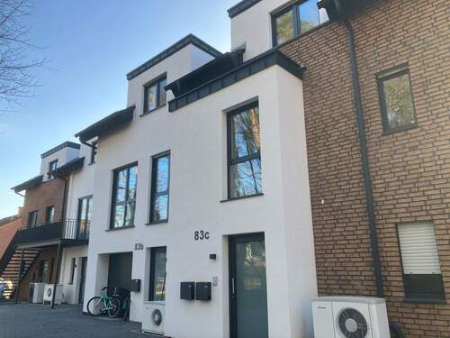 Ansicht 83b Eingangsseite - 