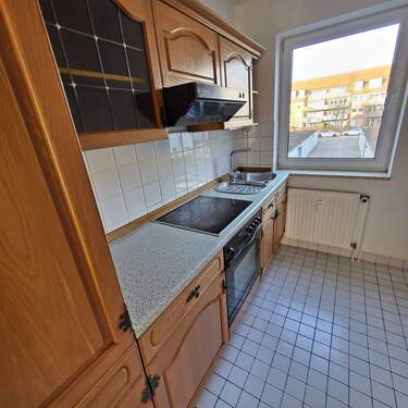 Küche mit Einbauküche - Mietersache - 