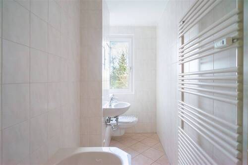 Badezimmer - Etagenwohnung mit 59,80 m² in Chemnitz zur Miete