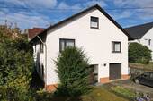 Objektbild - Gepflegtes Familienhaus . ruhige Lage und ein großer Garten mit Gartenhaus