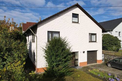Objektbild - Gepflegtes Familienhaus . ruhige Lage und ein großer Garten mit Gartenhaus