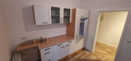Küche mit Einbauküche vom Vormieter (VB) - Etagenwohnung mit 51,10 m² in Großräschen zur Miete