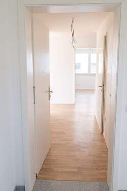 Eingang - 4 Zimmer Etagenwohnung in Abstatt