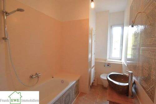 Wannenbad, 2-Zimmer-Wohnung mit Appartement zum Kauf in Düsseldorf Eller, Frank Ewe Immobilien - 3 Zimmer Etagenwohnung in Düsseldorf / Eller