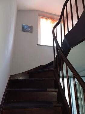 Treppenhaus - 8 Zimmer Doppelhaushälfte zum Kaufen in Stuttgart