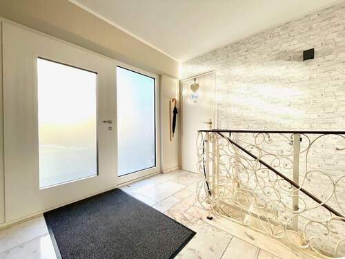 umfangreich modernisiert - 6 Zimmer Bungalow in Daxweiler