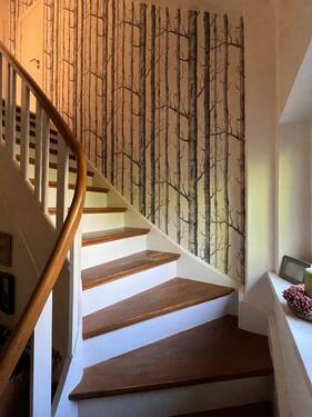 Ansprechende Holztreppe - 