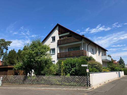 Außenansicht - Komplett sanierte Erdgeschosswohnung mit Gartenparadies