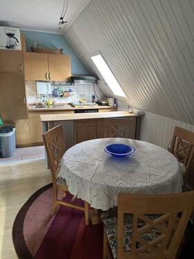 Dachgeschoss Zimmer mit Küche - 