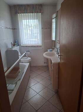 Badezimmer.jpeg - Einfamilienhaus in Bitburg