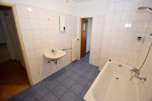 Badezimmer - 2 Zimmer Etagenwohnung in Rodgau