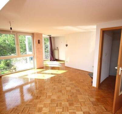 Wohnzimmer - Schönes, sonniges Einfamilienhaus mit Terrasse, Einbauküche und Stellplatz in Eschwege