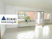 Wohnzimmer - N-Werderau: Schöne 3-Zi-Whg. im 1.OG eines 3-FH, großer Balkon, Blick ins Grüne, Garage, 2 Keller