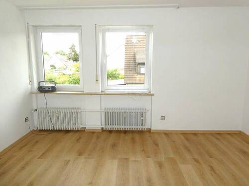 Zimmer 2 - 3 Zimmer Etagenwohnung in Nürnberg