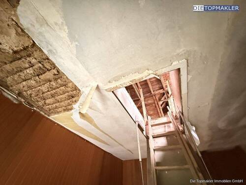 Treppe zum Dachboden - 