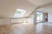 Wohnzimmer - 2 Zimmer Etagenwohnung zum Kaufen in Oberursel (Taunus)