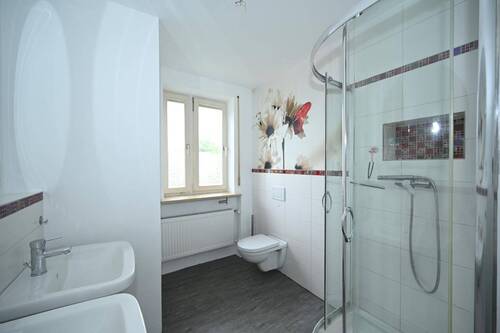 Zeitloses Duschbad - 