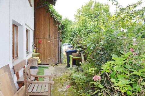 Sitzplatz und Schopf - 