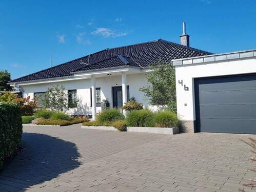 Eingang Haupthaus - 6 Zimmer Einfamilienhaus in Neuruppin