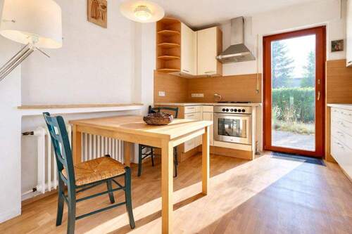 Küche mit Zugang zum Garten - 