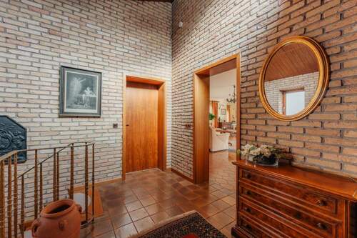 Eingangshalle - 6 Zimmer Einfamilienhaus in Burscheid