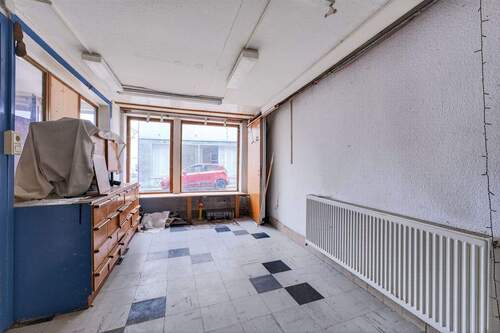 großzügige Gewerbefläche - 9 Zimmer Mehrfamilienhaus, Wohnhaus in Schwäbisch Gmünd