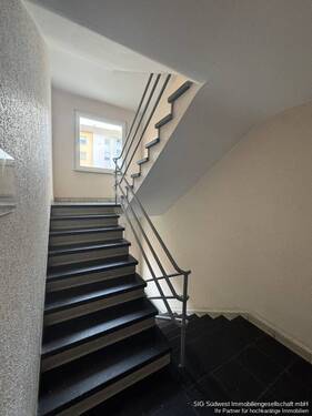 Treppenhaus - 1 Zimmer Etagenwohnung in Pforzheim