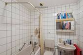 Bad mit Badewanne - 1 Zimmer Etagenwohnung zum Kaufen in Backnang
