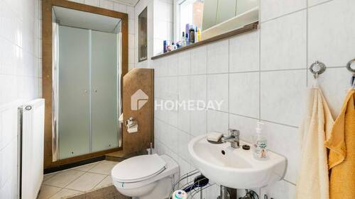 Wohnung EG Badezimmer 1 - 