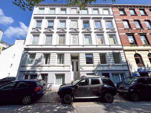 Fassade - 2 Zimmer Etagenwohnung zum Kaufen in Hamburg