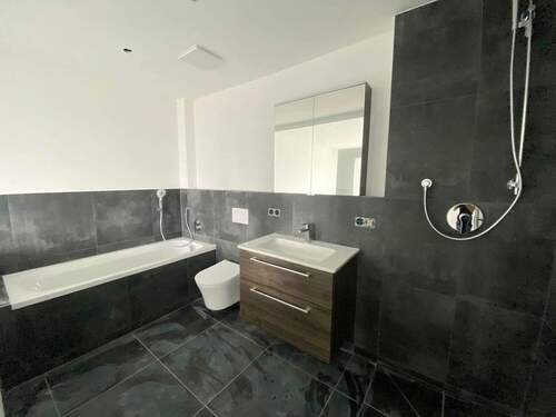 Bad - Etagenwohnung mit 103,00 m² in Elchingen zur Miete