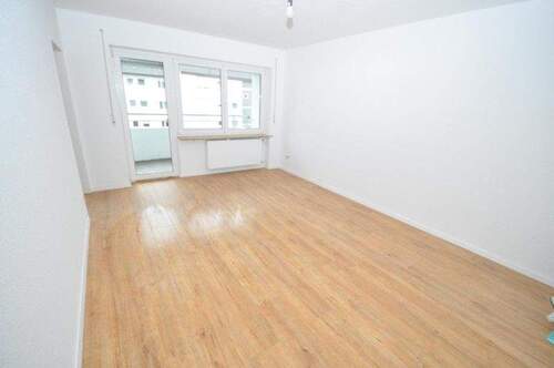 Wohnen - Singen-Nord: renovierte 3,5-Zimmerwohnung mit Balkon - sofort frei