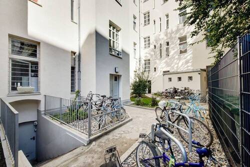 Innenhof_3379_80_81 - Etagenwohnung mit 82,10 m&sup2; in Berlin zum Kaufen