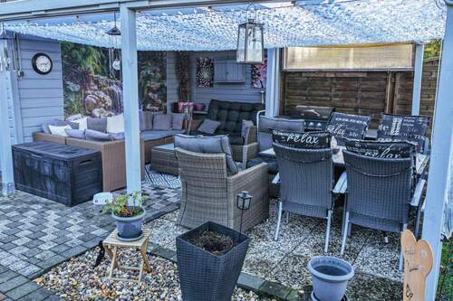 großzügig überdachte Terrasse - 