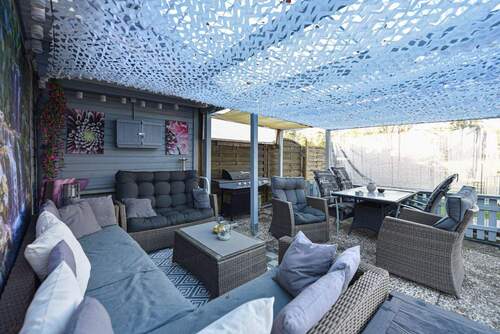 großzügig überdachte Terrasse - 