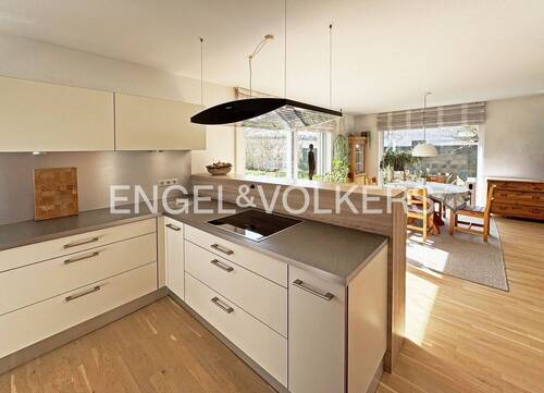 Offene Küchentheke - 6 Zimmer Einfamilienhaus in Bad Nauheim