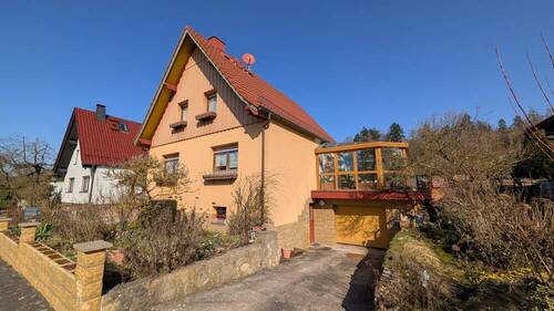 Außen 2 - Gepflegtes Einfamilienhaus in begehrter Wohnlage von Themar.