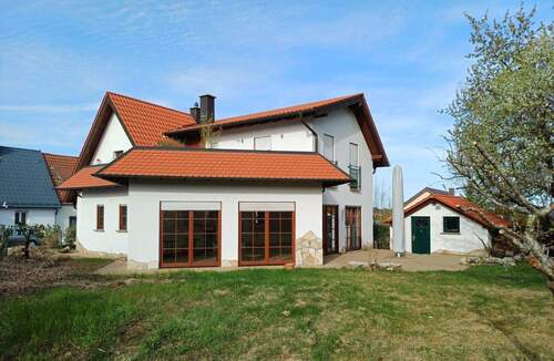 Rückseite - 6 Zimmer Mehrfamilienhaus, Wohnhaus zum Kaufen in Sankt Ingbert