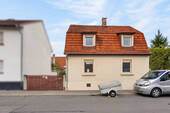 Außenansicht 2 - 4 Zimmer Mehrfamilienhaus, Wohnhaus zum Kaufen in Linkenheim-Hochstetten / Hochstetten
