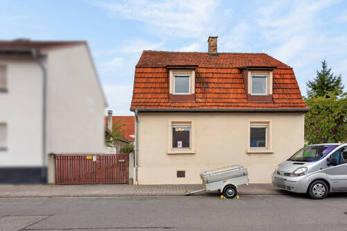Außenansicht 2 - 4 Zimmer Mehrfamilienhaus, Wohnhaus zum Kaufen in Linkenheim-Hochstetten / Hochstetten
