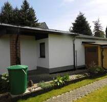 Gepflegtes Gartengrundstück mit Bungalow und Nebengebäuden (Garagen) am Stadtrand von Reichenbach zu verkaufen!