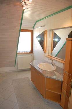 Bad im Dachgeschoss - 