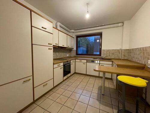 Moderne Küche mit Fenster - 