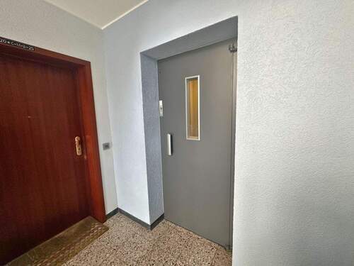 Aufzug im Flur - 