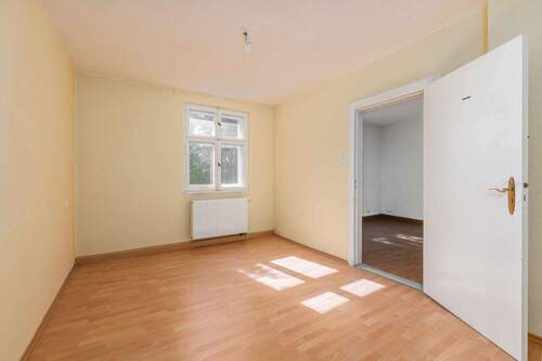 Zimmer 6 mit Blick zu Zimmer 7 - 