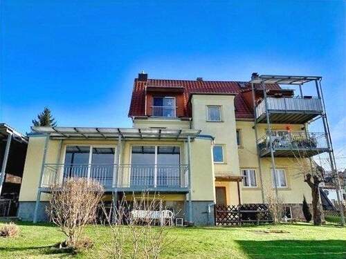 Hausansicht - Freie 185 m² große Etagenwohnung im EG !