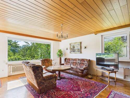 Wohnzimmer EG WHG 1 - 1 Zimmer Mehrfamilienhaus, Wohnhaus in Ebern